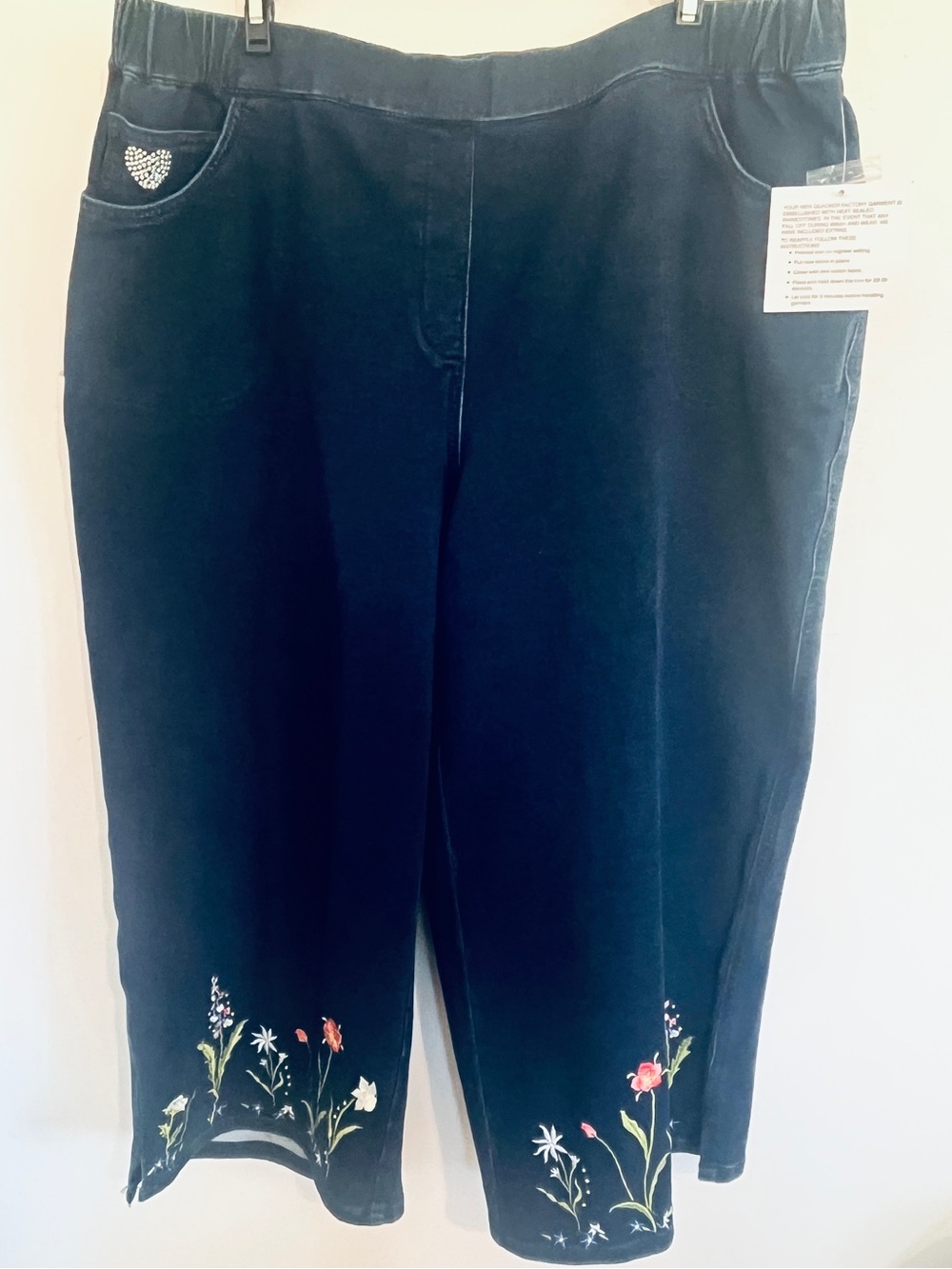 Dream Jeannes Pull-On Pants – Floral Embroidery  size 1X - Picture 2 of 7